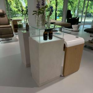 Light display case / outlet VERKOCHT (Light display case / outlet)